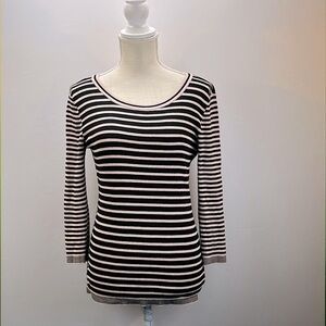 Karl Lagererfeld Paris Scoop Neck Striped long sleeve Top Nautical Size Medium
